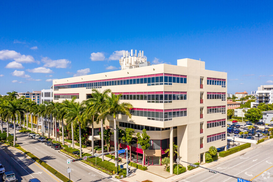 1111 Kane Concourse, Bay Harbor Islands, FL for sale - Primary Photo - Image 1 of 32