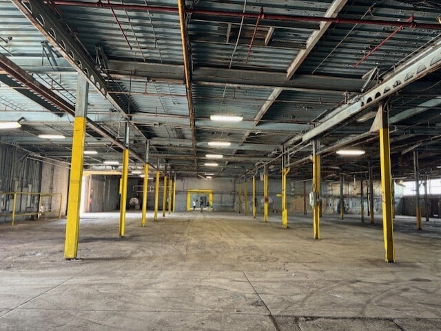 1088 Ivanhoe Rd, Cleveland, OH for lease - Building Photo - Image 3 of 7