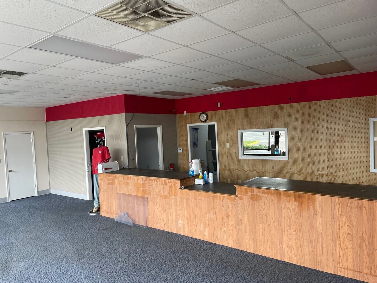 2722 W Mercury Blvd, Hampton, VA 23666