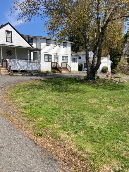 SOBER LIVING / RECOVERY HOMES 27 BEDS portfolio of 2 properties for sale on LoopNet.com - Building Photo - Image 2 of 16