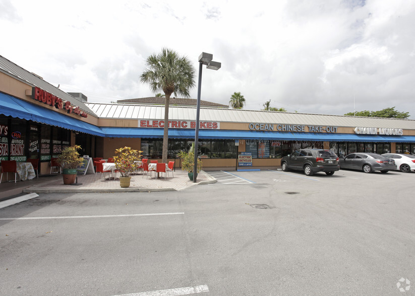 2608 N Ocean Blvd, Pompano Beach, FL for lease - Building Photo - Image 3 of 10