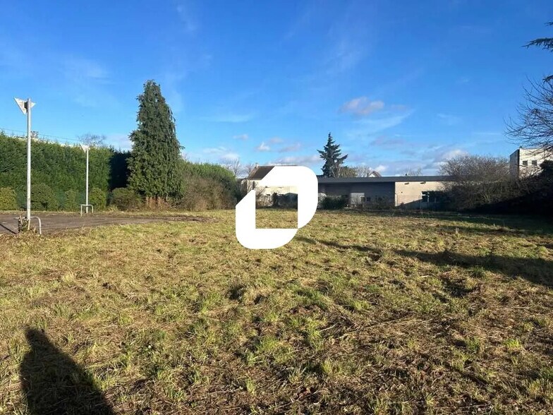 Flex in Conflans-Sainte-Honorine for sale - Building Photo - Image 2 of 19