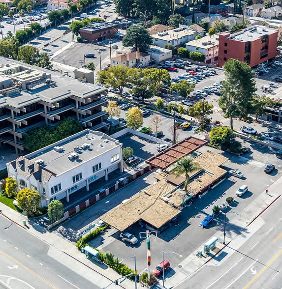 3700 W Riverside Dr, Burbank, CA for sale - Building Photo - Image 3 of 12