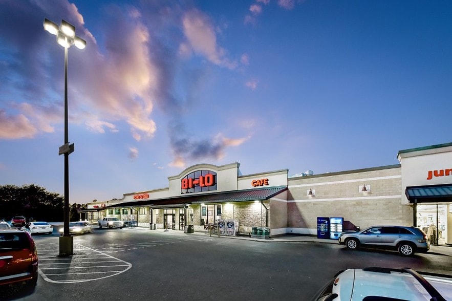 1319 N Longstreet St, Kingstree, SC 29556