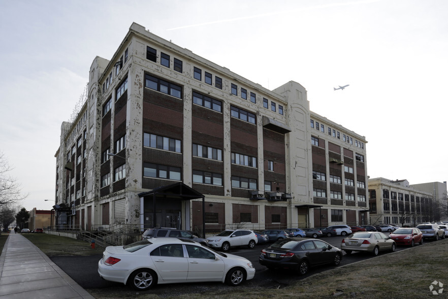 5001 S 11th St, Philadelphia, PA for sale - Primary Photo - Image 1 of 1