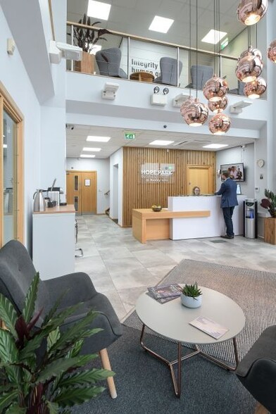 4 Coop Pl, Bradford for lease - Building Photo - Image 3 of 6