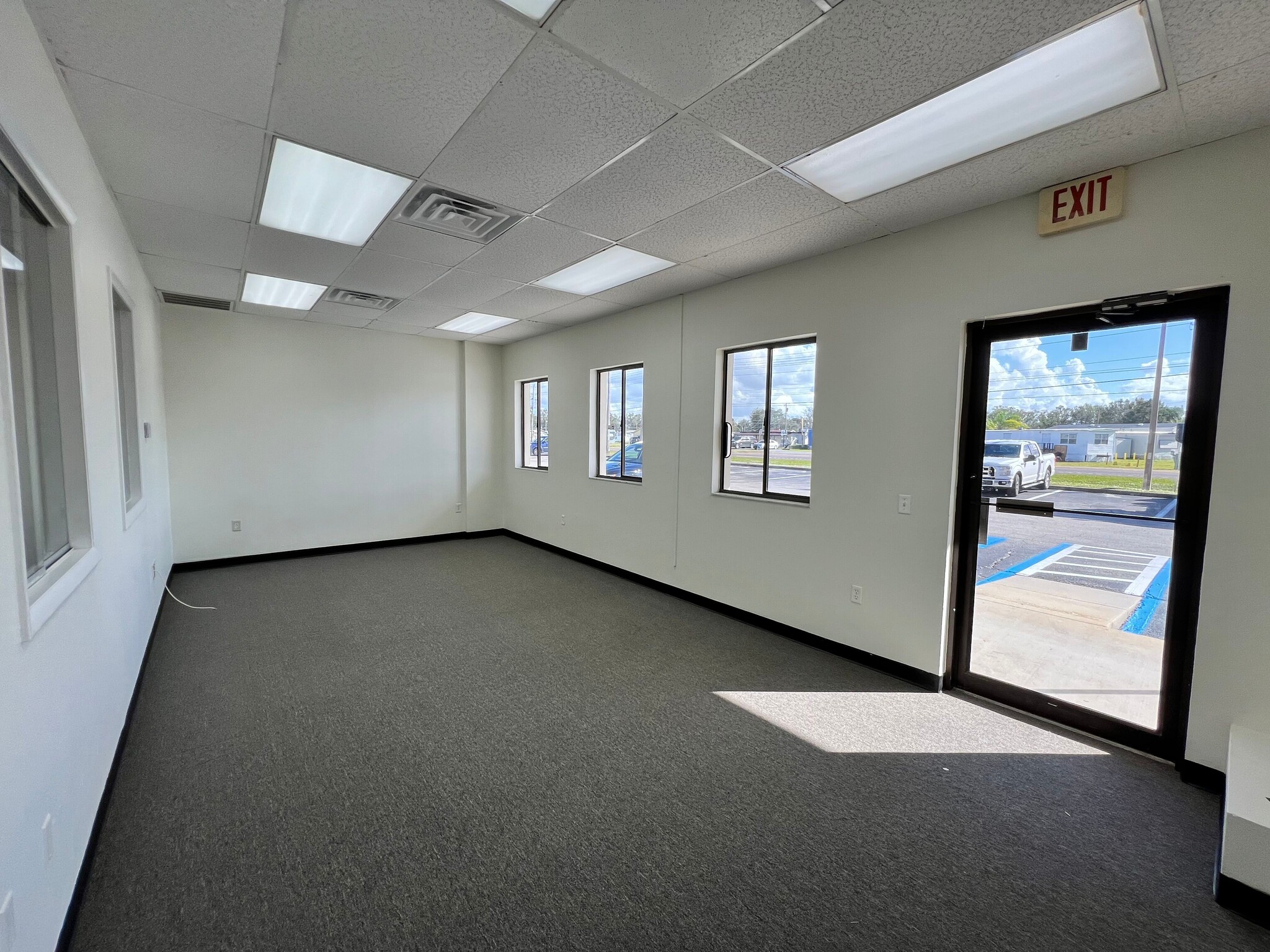 5675 New Tampa Hwy, Lakeland, FL for lease Interior Photo- Image 1 of 6