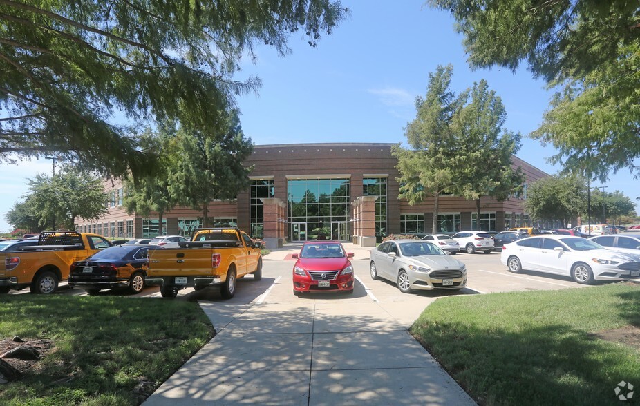 7651 Esters Blvd, Irving, TX for lease - Building Photo - Image 2 of 7