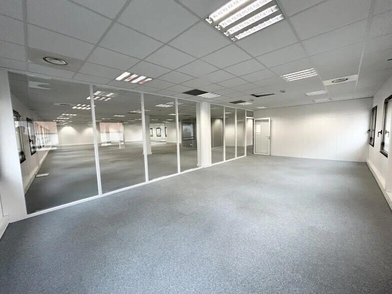 5 Rue Gorge De Loup, Lyon for lease - Interior Photo - Image 2 of 14