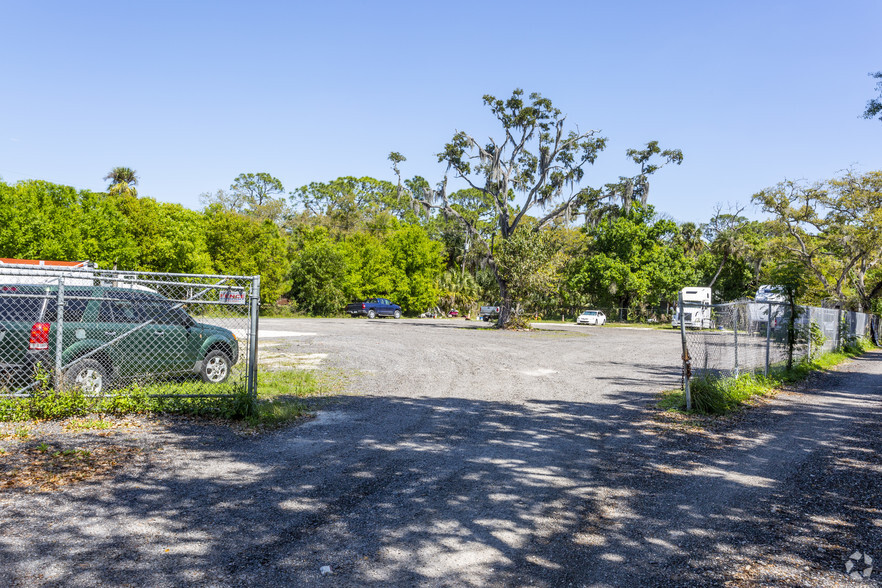 14286 N Cleveland Ave, North Fort Myers, FL for sale - Primary Photo - Image 1 of 2