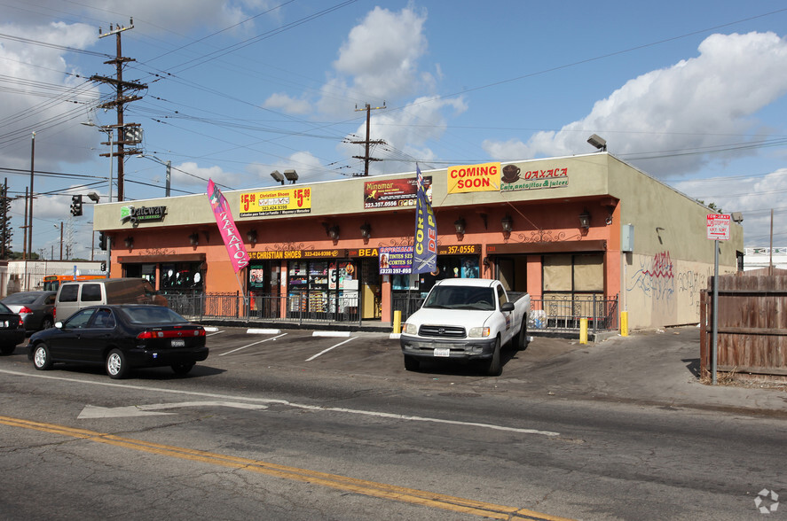 1205-1211 E Century Blvd, Los Angeles, CA for lease - Building Photo - Image 2 of 26