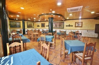 Retail in Alicante, Alicante for lease Interior Photo- Image 1 of 4