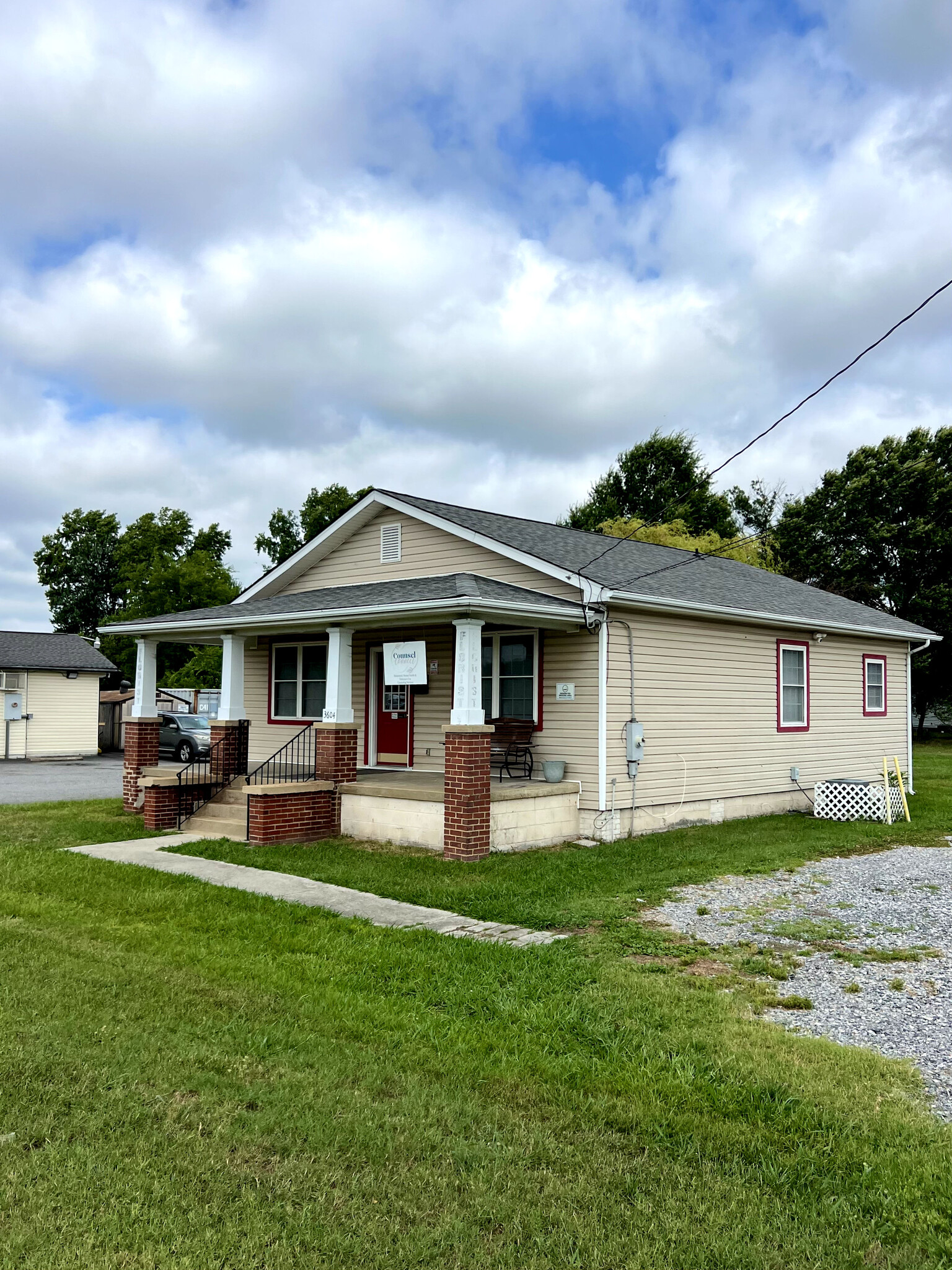 3604 E River Rd, South Chesterfield, VA for sale Primary Photo- Image 1 of 12