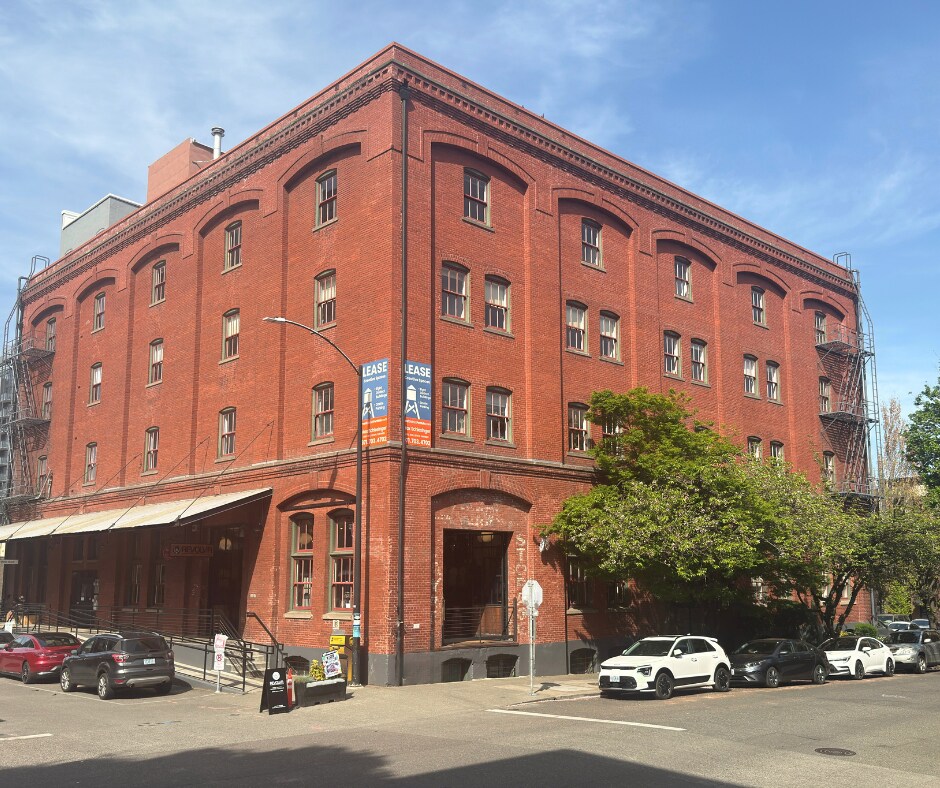 1231 NW Hoyt St, Portland, OR for lease Building Photo- Image 1 of 28