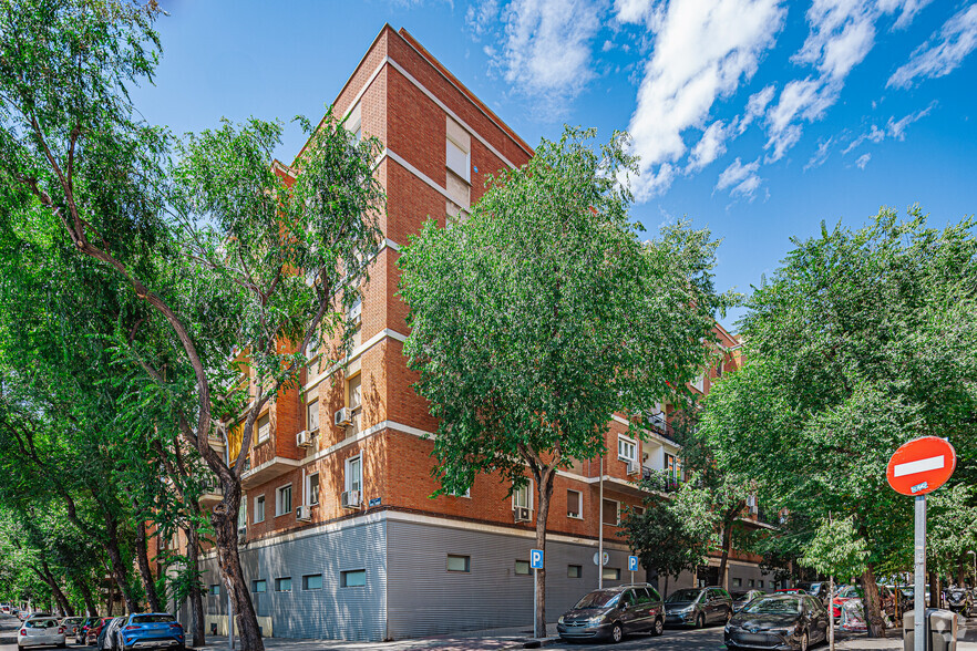 Calle de Esteban Terradas, 8, Madrid, Madrid for sale - Primary Photo - Image 1 of 2