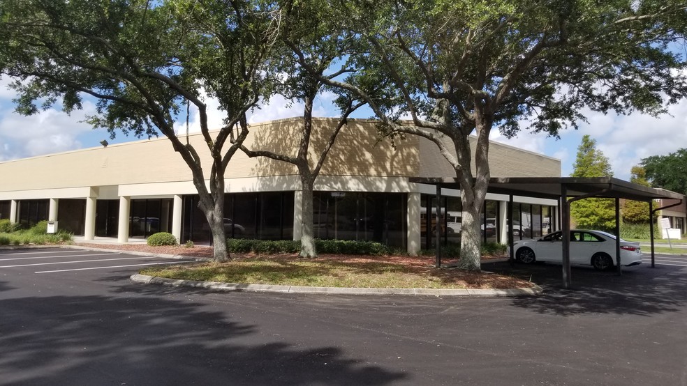 2200 Tall Pines Dr, Largo, FL for sale - Building Photo - Image 1 of 1