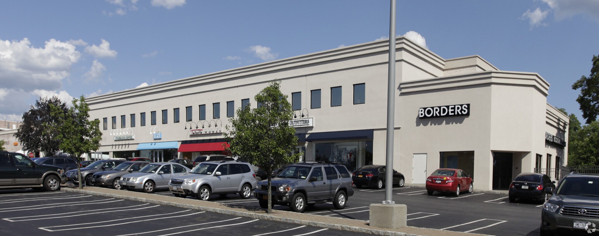 700 Post Rd, Scarsdale, NY 10583 Vernon Hills Shopping Center