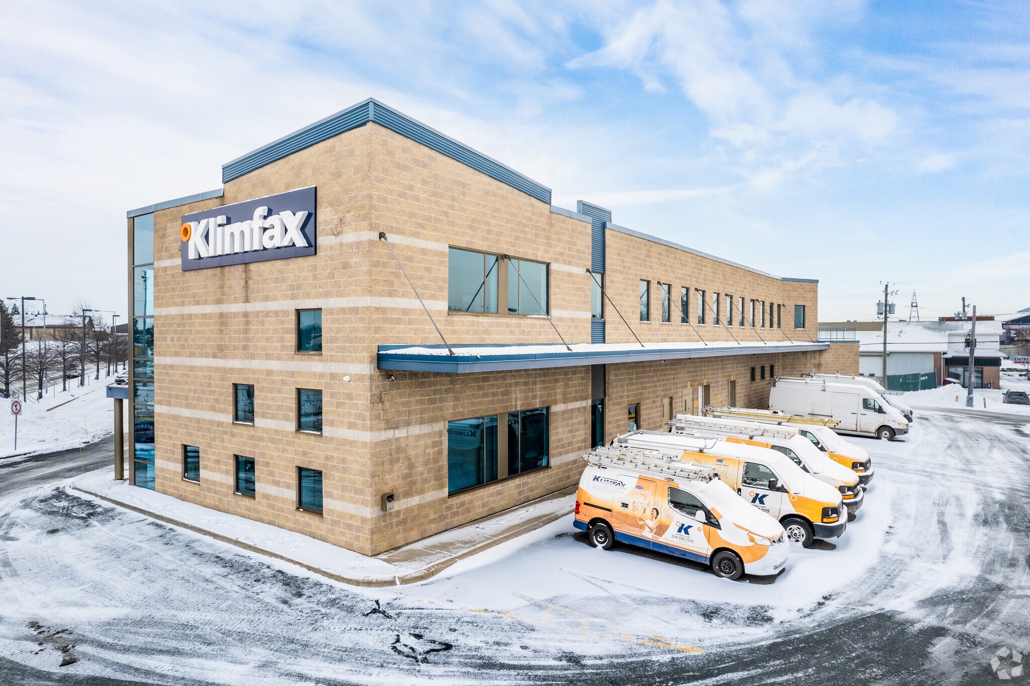 800-860 Rue Jean-Neveu, Longueuil, QC for lease Building Photo- Image 1 of 10