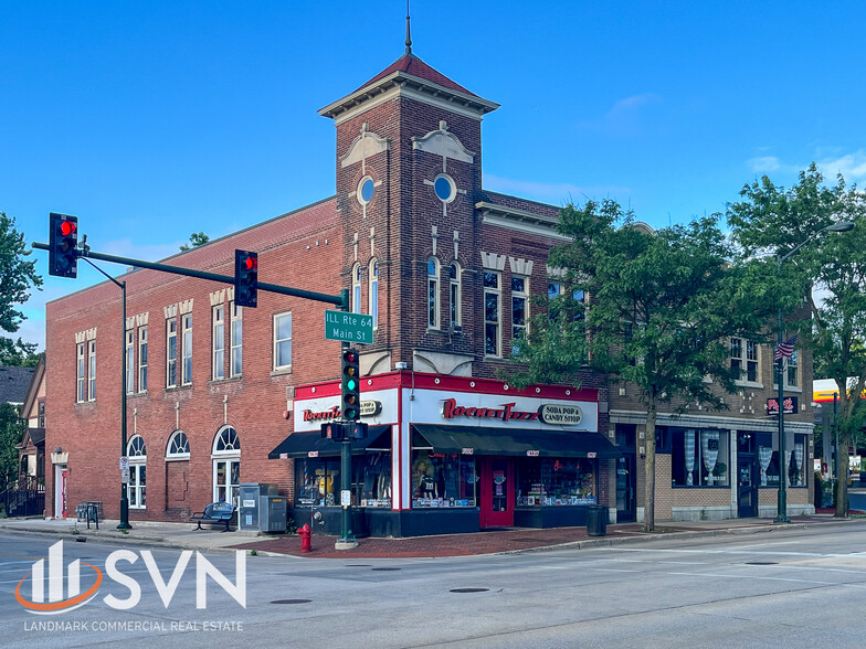 301-305 W Main St, St Charles, IL for lease - Building Photo - Image 1 of 9