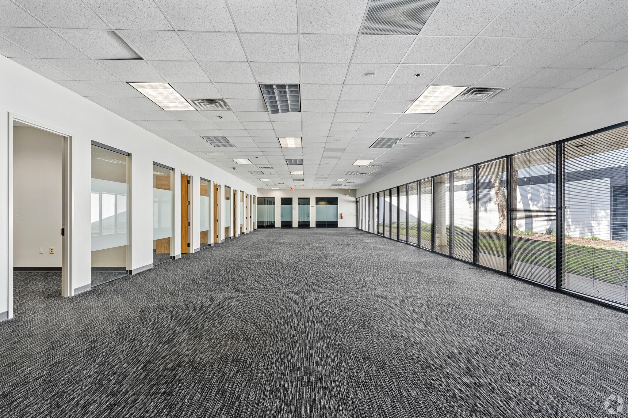 1000 Holcomb Woods Pky, Roswell, GA for lease Interior Photo- Image 1 of 3