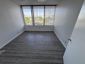 2290 10th Ave N, Lake Worth, FL for lease Interior Photo- Image 2 of 10