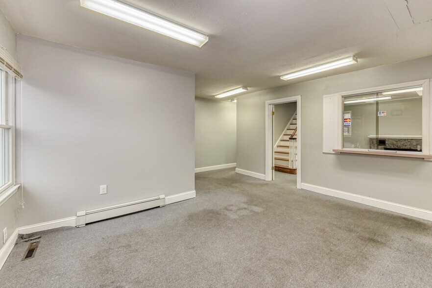 226 E Main St, Huntington, NY for sale - Building Photo - Image 1 of 1