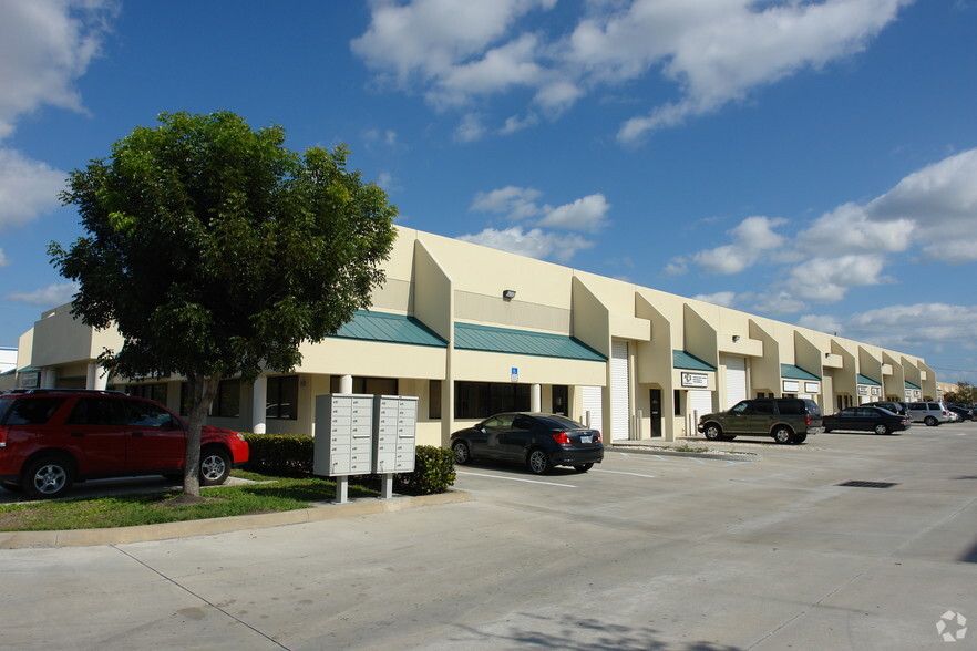 7897 SW Jack James Dr, Stuart, FL for lease - Building Photo - Image 3 of 5