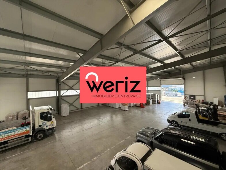 Flex in Les Pennes-Mirabeau for lease - Interior Photo - Image 3 of 11