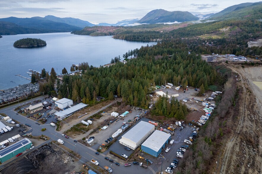 5980 Sechelt Inlet Rd, Sechelt, BC V7Z 0G1