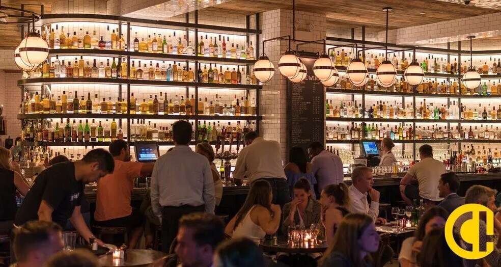 Retail in Meyzieu for lease - Interior Photo - Image 1 of 1