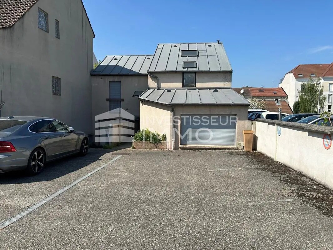 Flex in Longjumeau for sale Building Photo- Image 1 of 8