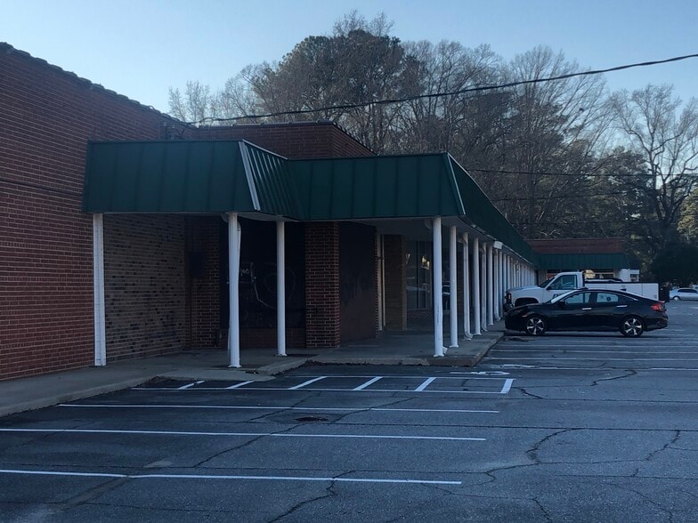 601-729 Walnut St, Rocky Mount, NC for lease - Building Photo - Image 2 of 8