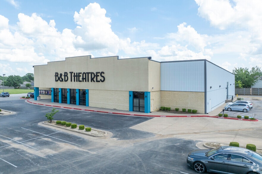 1407 W Country Club Rd, Claremore, OK for sale - Building Photo - Image 2 of 4