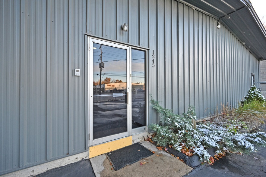 1245 Tennessee Ave, Cincinnati, OH for sale - Building Photo - Image 2 of 19