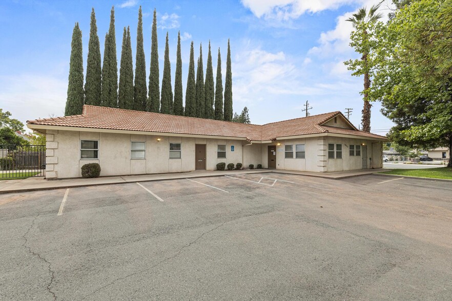 1045 Live Oak Blvd, Yuba City, CA for lease - Building Photo - Image 3 of 36