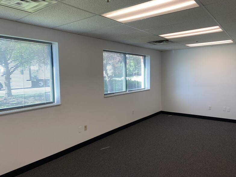 41158 Koppernick Rd, Canton, MI for lease - Interior Photo - Image 3 of 11