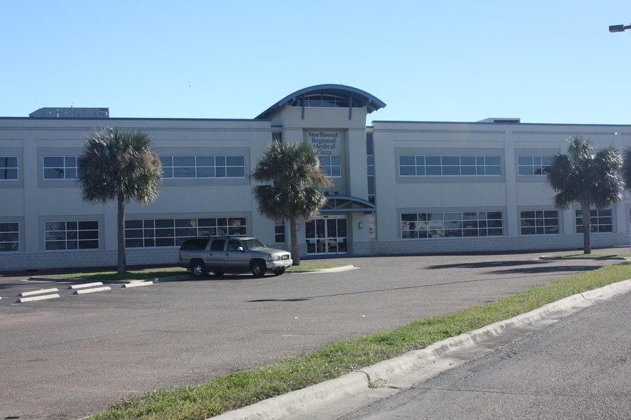 13725 Northwest Blvd, Corpus Christi, TX for lease - Building Photo - Image 2 of 5