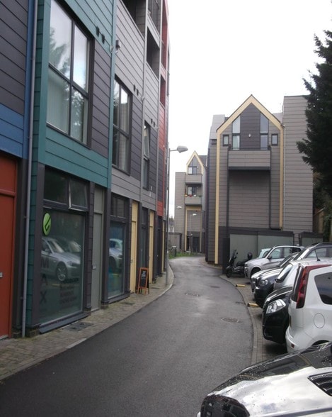 Dragonfly Pl, London for sale - Primary Photo - Image 1 of 1