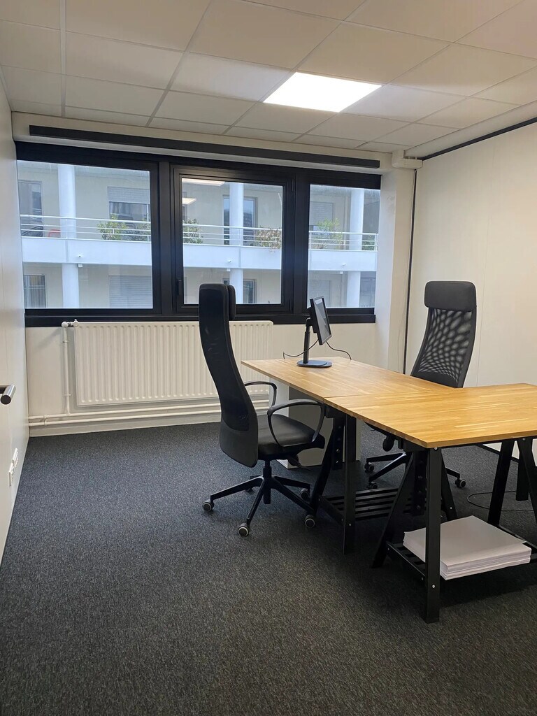 Location Bureaux 12 m² - Photo 1