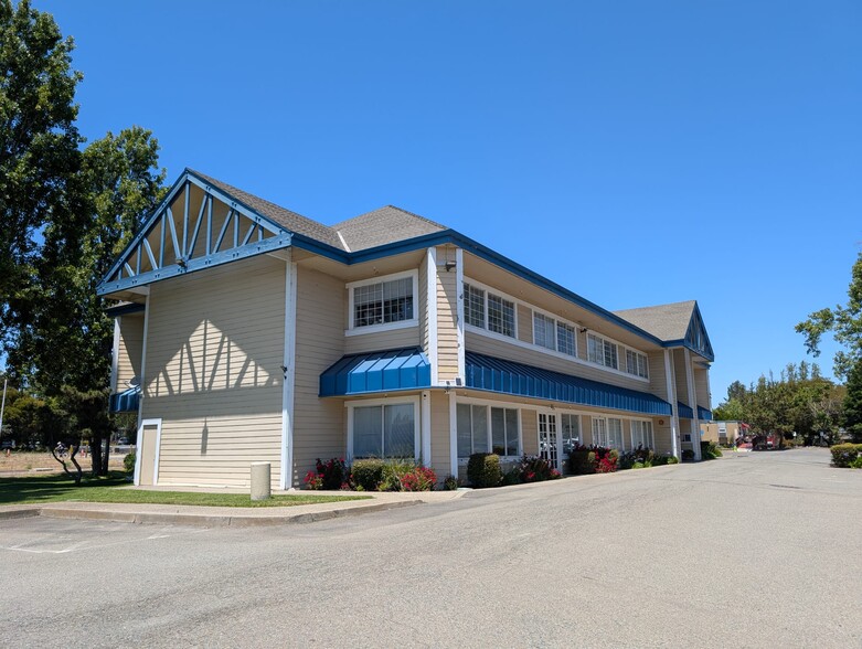 2236 Mariner Square Dr, Alameda, CA for sale - Building Photo - Image 2 of 44