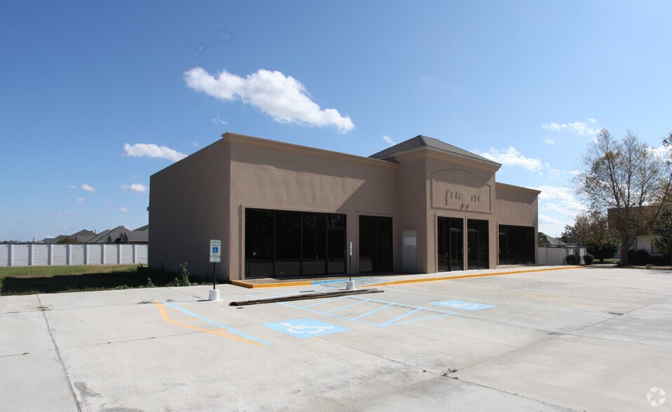 4661 W Park Ave, Houma, LA for lease - Building Photo - Image 2 of 2