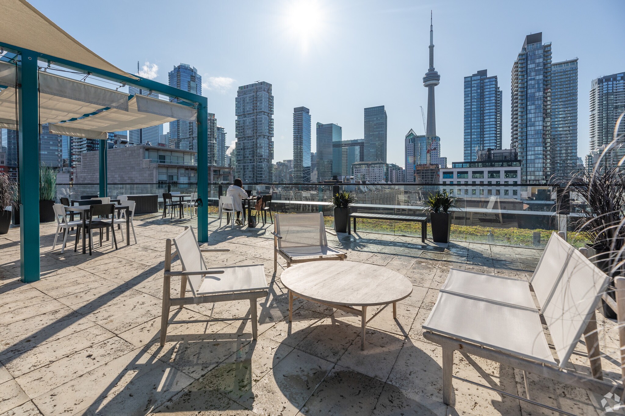 176180 John St, Toronto, ON M5T 1X5 SPACES Queen West 176180 John St, Toronto, ON M5T 1X5 SPACES Queen West