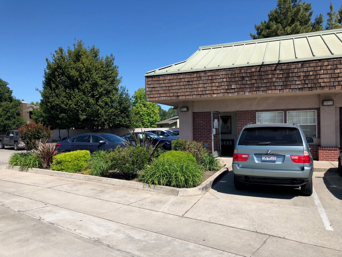 8807 Thornton Rd, Stockton, CA 95209