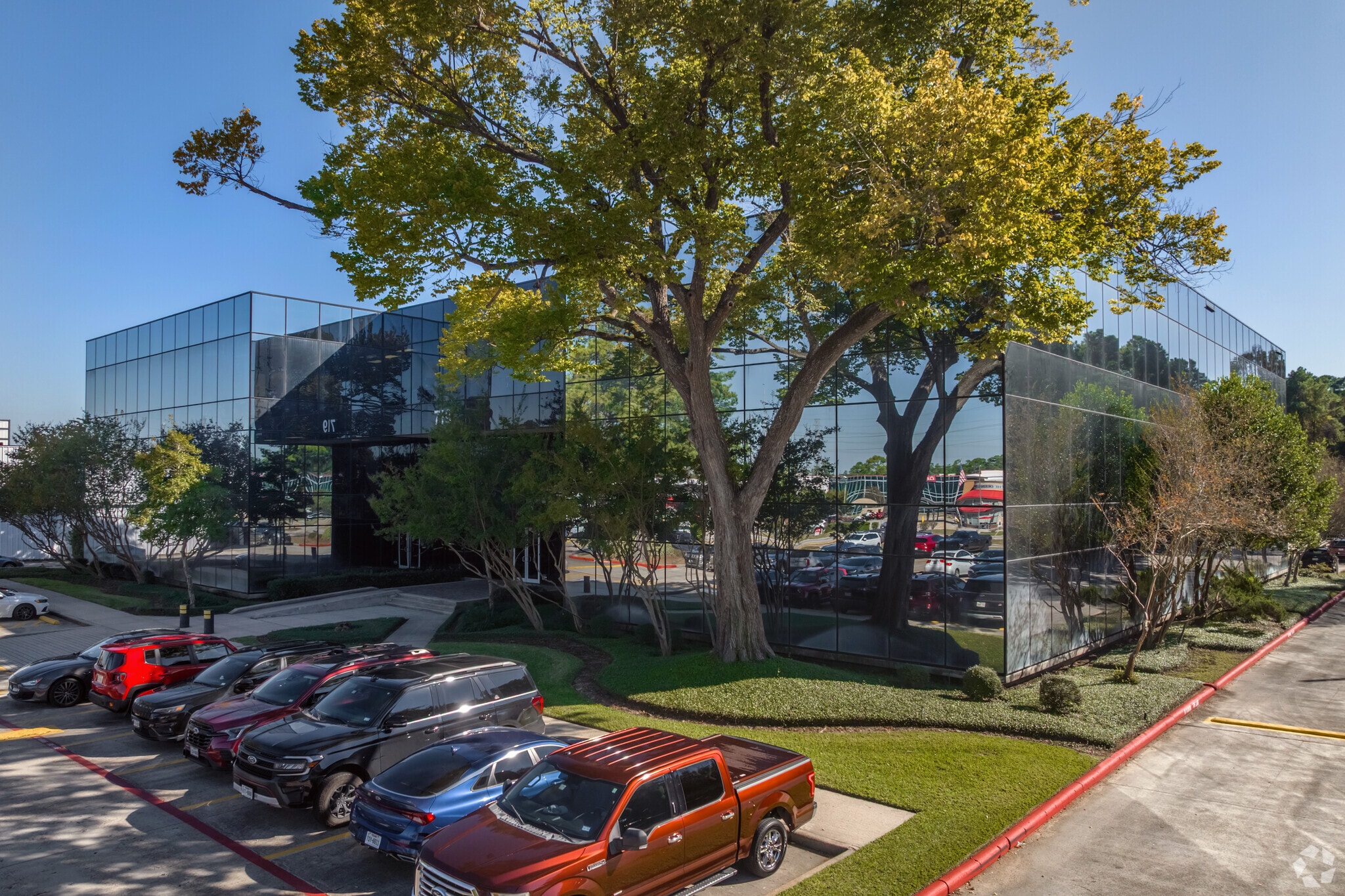 719 Sawdust Rd, The Woodlands, TX for lease Building Photo- Image 1 of 14