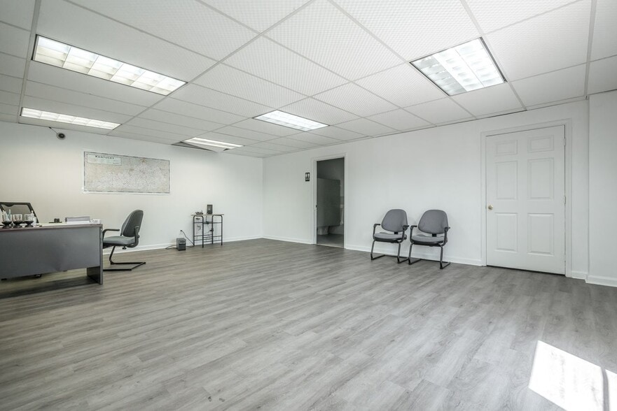 4282-4364 E Blue Lick Rd, Louisville, KY for sale - Building Photo - Image 3 of 19