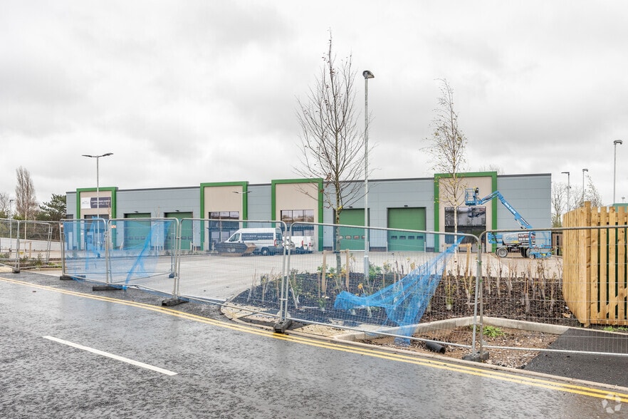 Aldermoor Way, Longwell Green for lease - Building Photo - Image 2 of 2