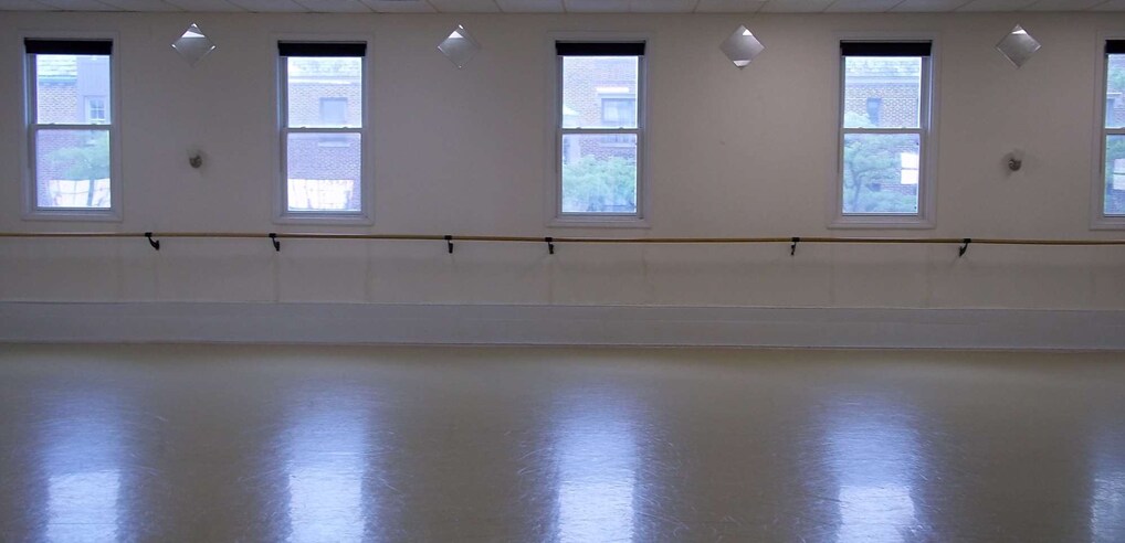 667 Central Ave, Highland Park, IL for lease Interior Photo- Image 1 of 6