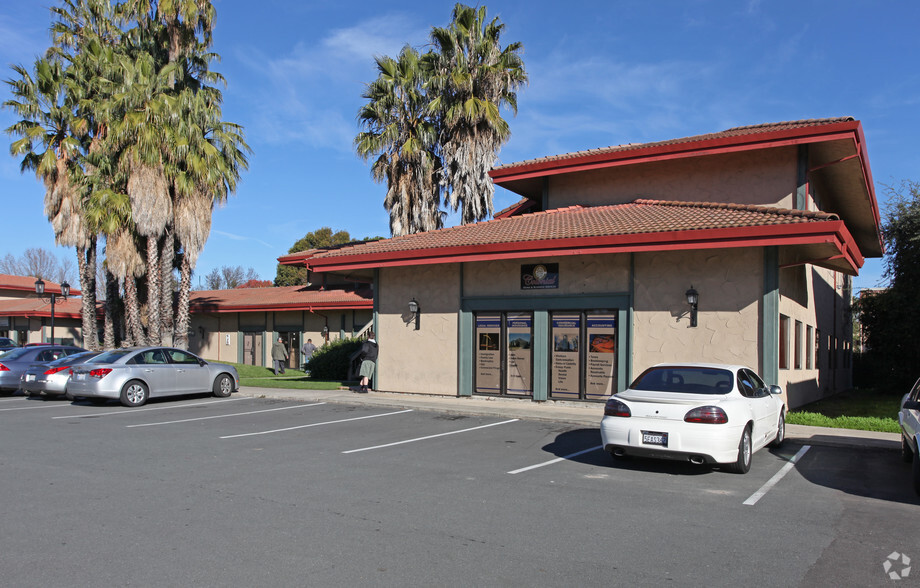 4212-4418 N Pershing Ave, Stockton, CA for lease - Building Photo - Image 2 of 2