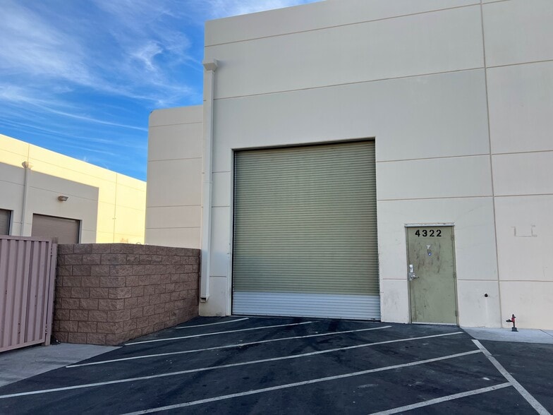 4322 E Alexander Rd, Las Vegas, NV for lease - Building Photo - Image 2 of 9