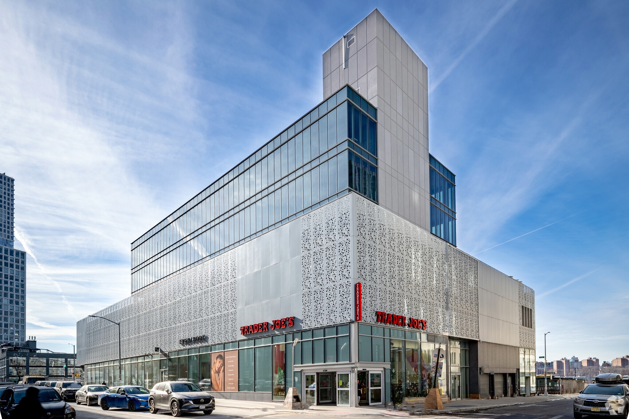 200 Kent Ave, Brooklyn, NY for lease Primary Photo- Image 1 of 43